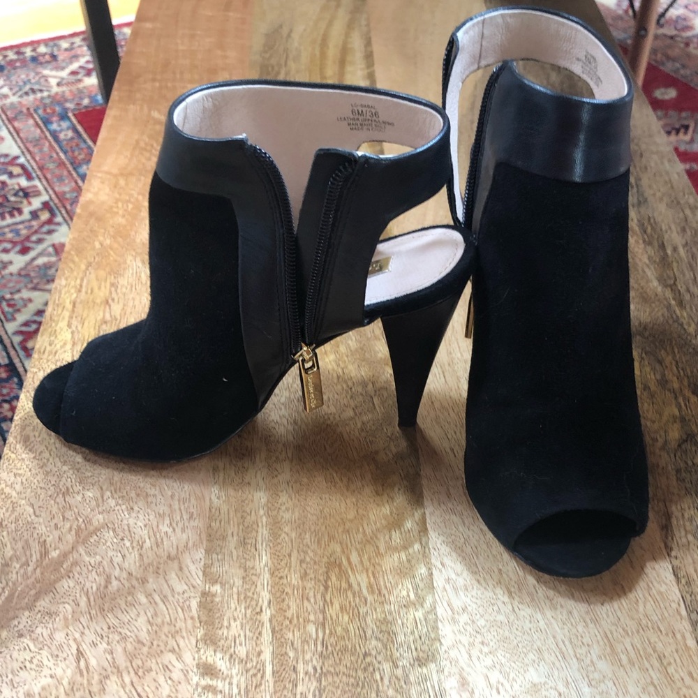 Louise et Cie Lo-Sabal Open-toe Black Suede Shoe